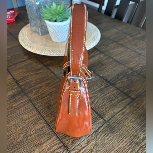 Authentic Prada purse - Picture 4 of 10